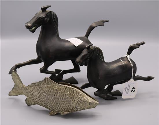 2 Chinese Xian bronze model horses and a French fish menu holder